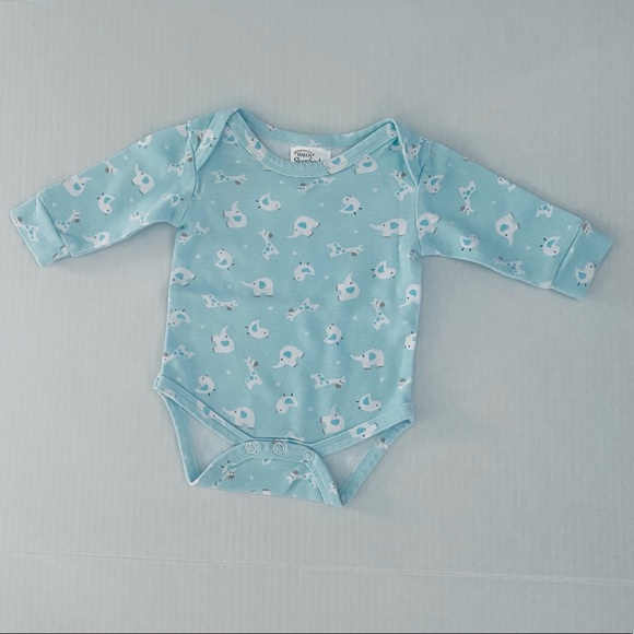 Bundle of Newborn Baby Girl Clothing - Picture 3 of 5